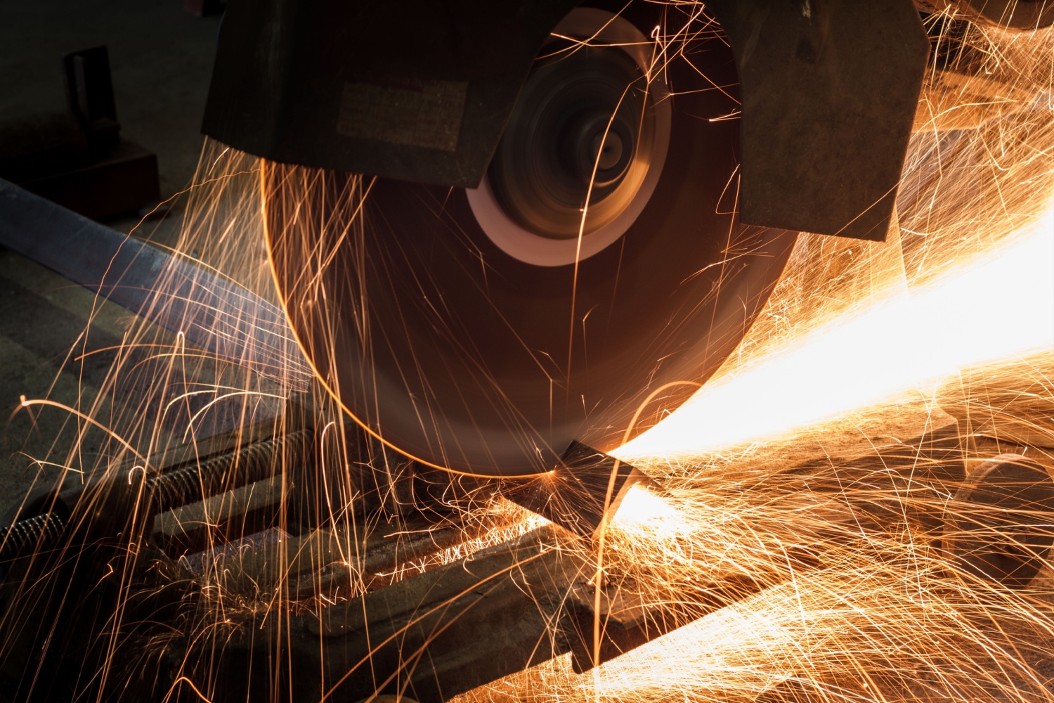 How to Cut Angle Iron: The Best Method for Clean, Straight Cuts