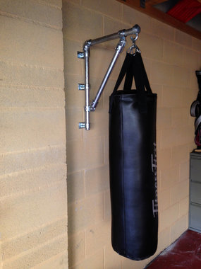scaffold punch bag stand